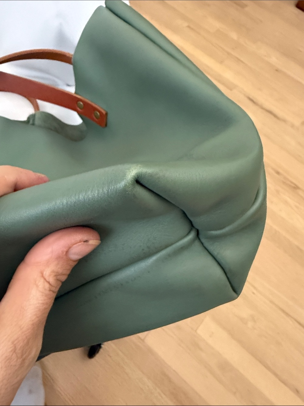 Portland Leather Medium Tote - Picture 4 of 12